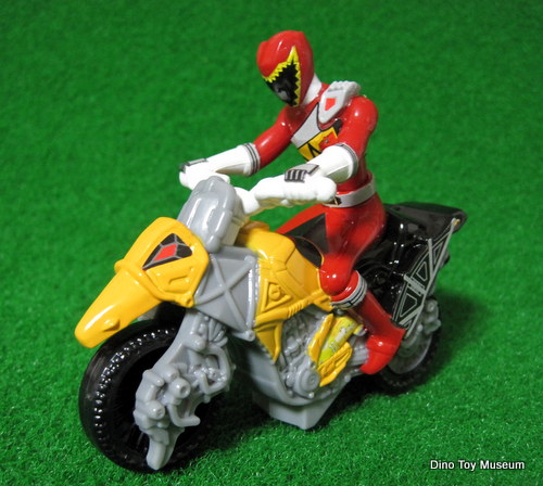 �f�B�m�`�F�C�T�[