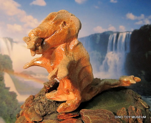 �e�B���m�T�E���X